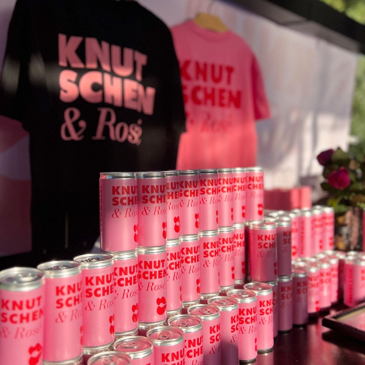 Knutschen & Rosè - Prickeln aus der Dose - Pulver & Blei