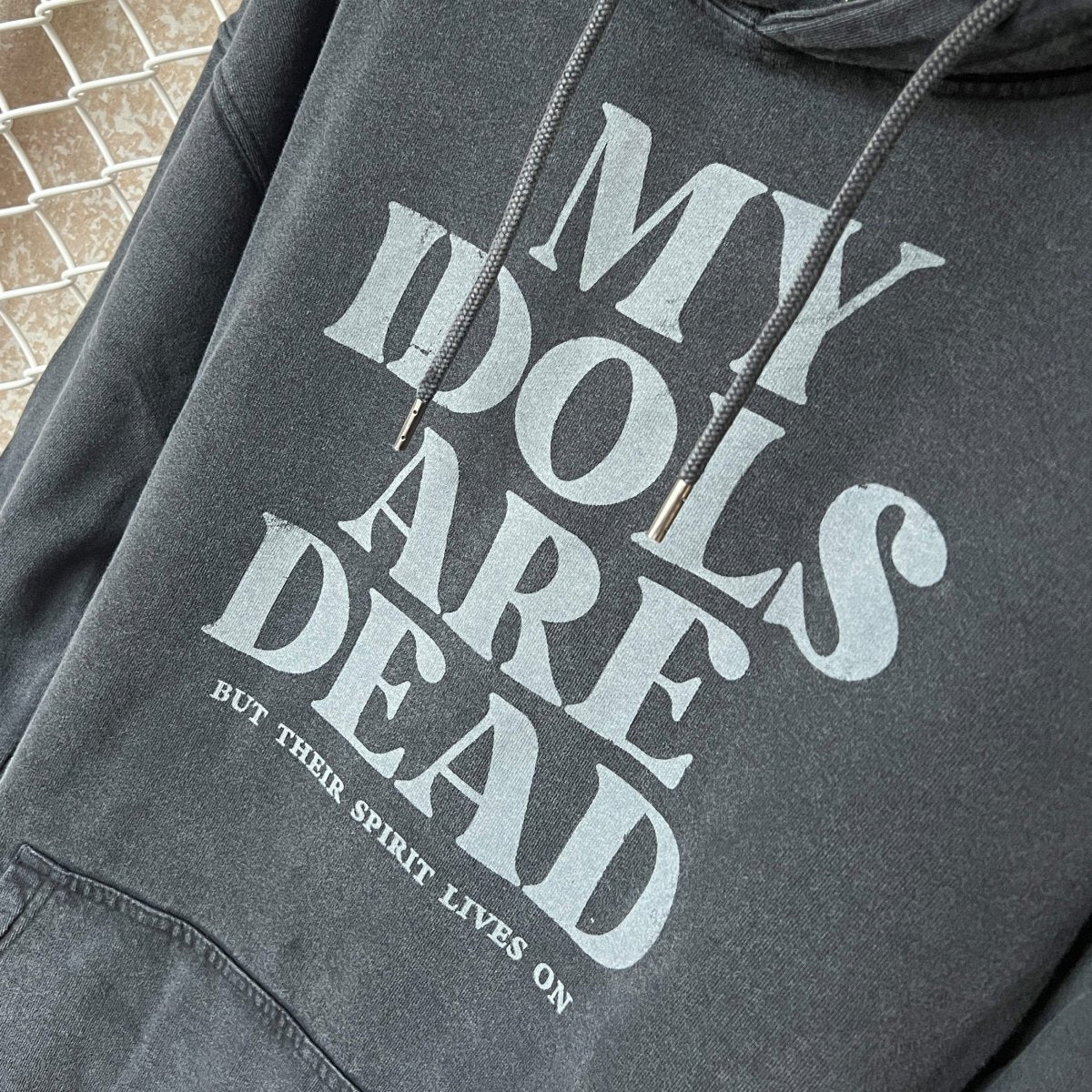 My Idols are Dead - Washed Black Hoodie - Pulver & Blei