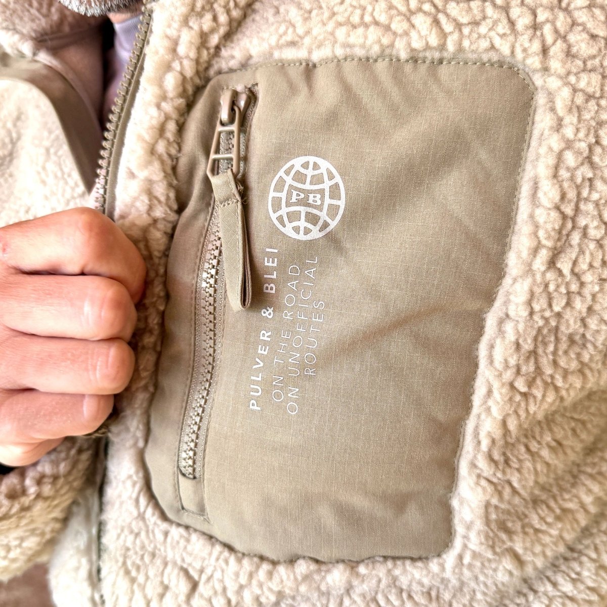 Teddy is back in Town - Sherpa Jacke Natur - Pulver & Blei