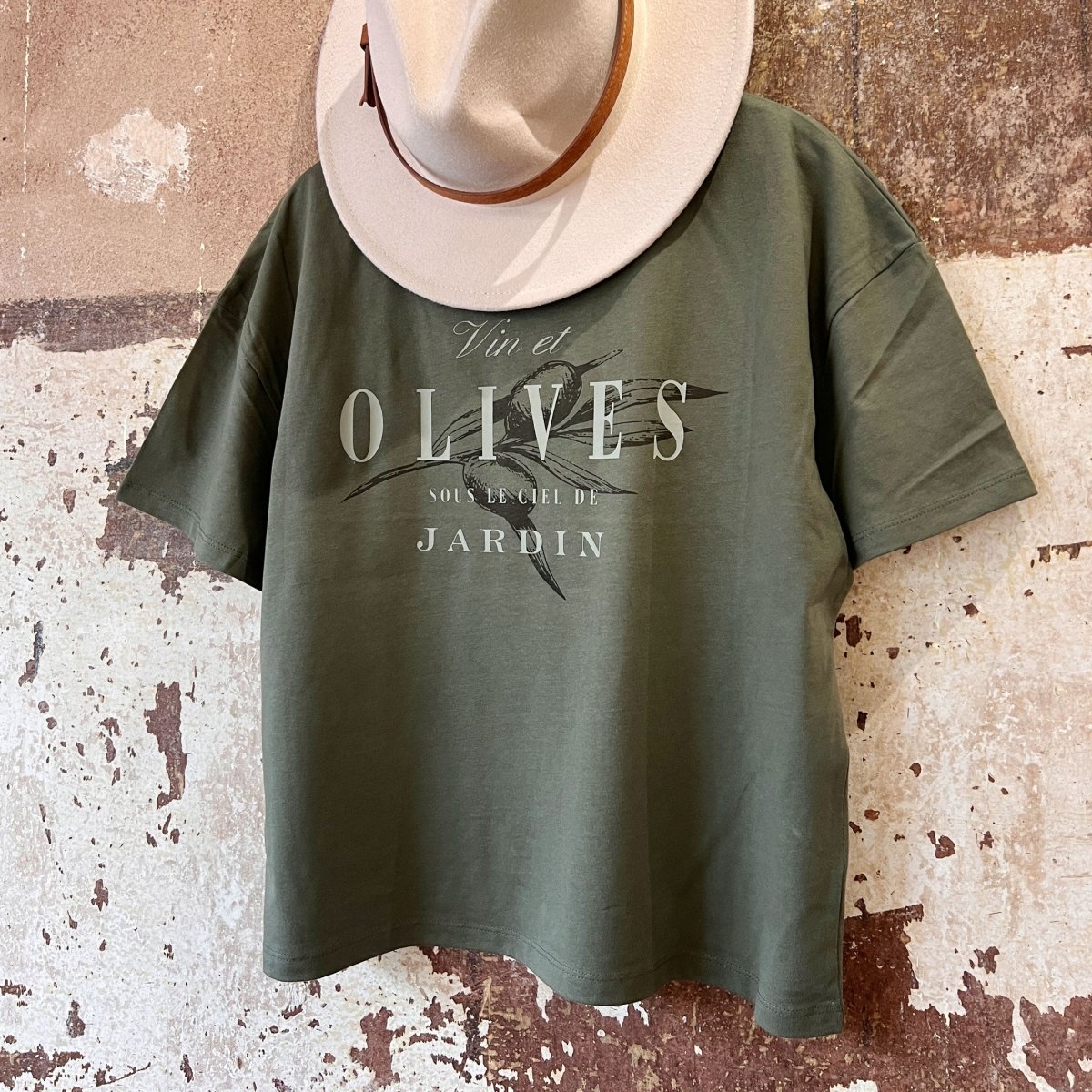 Vin et Olives - Oversize T-Shirt - Pulver & Blei