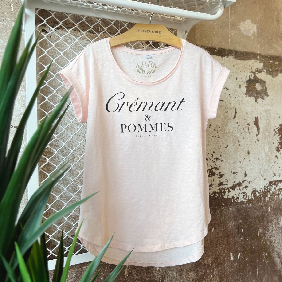 Crémant & Pommes - Fashion T-Shirt Rosé - Pulver & Blei