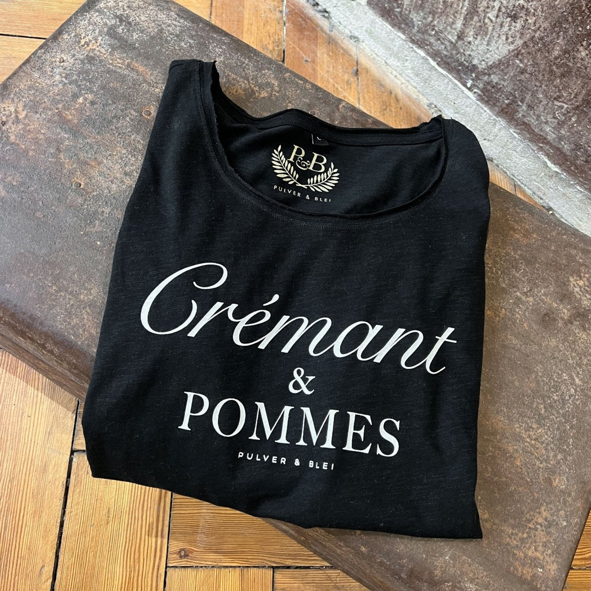 Crémant & Pommes - Fashion T-Shirt schwarz - Pulver & Blei