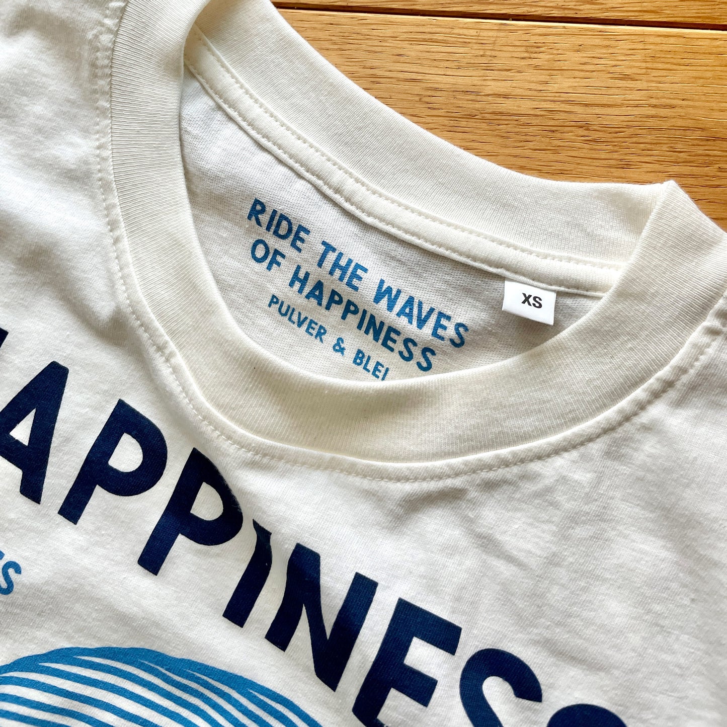 Happiness comes in Waves - Relax Cut Offwhite