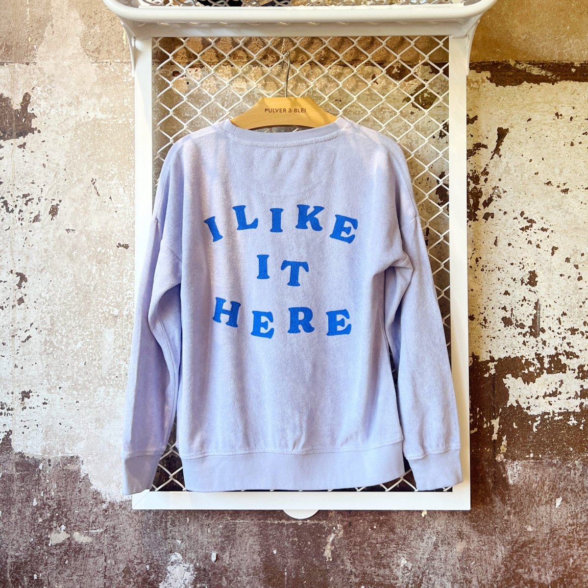 I like it here - Lavendel Frottee Sweater - Pulver & Blei
