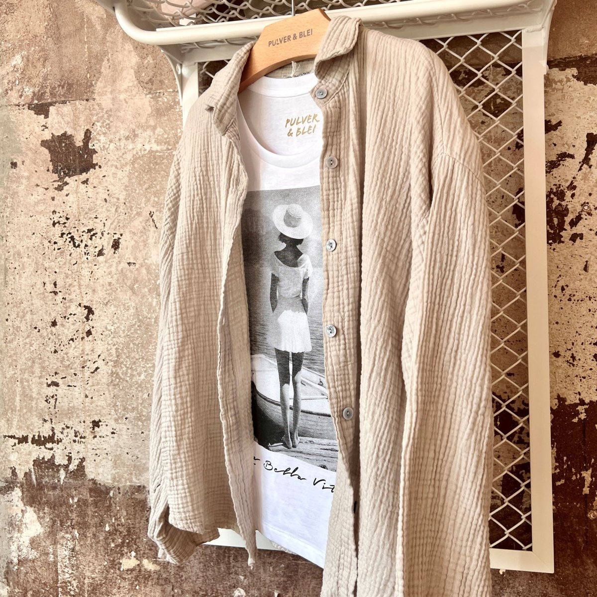 La Bella Vita - T-Shirt weiss - Pulver & Blei