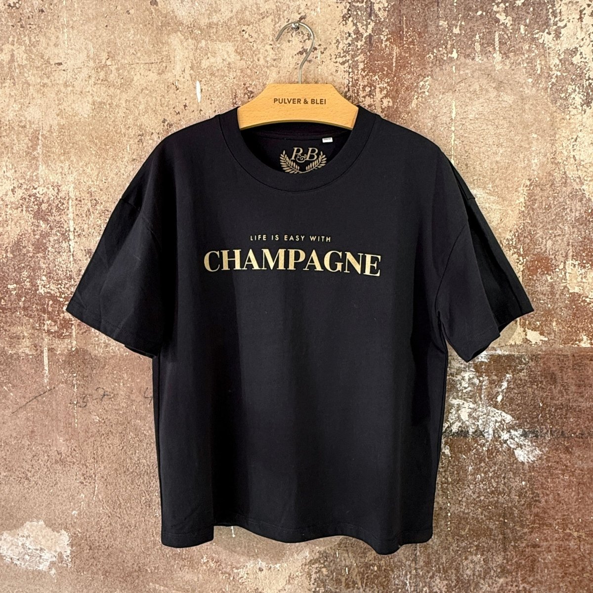 Life is easy with Champagne - Oversize T-Shirt Black - Pulver & Blei