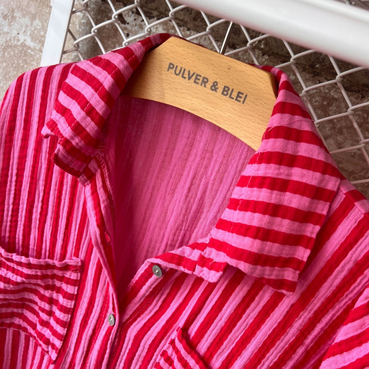 Lipssticks & Stripes - rot gestreiftes Hemd - Pulver & Blei