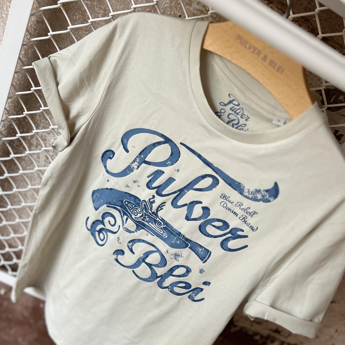 Old Gun Offwhite T-Shirt - Pulver & Blei