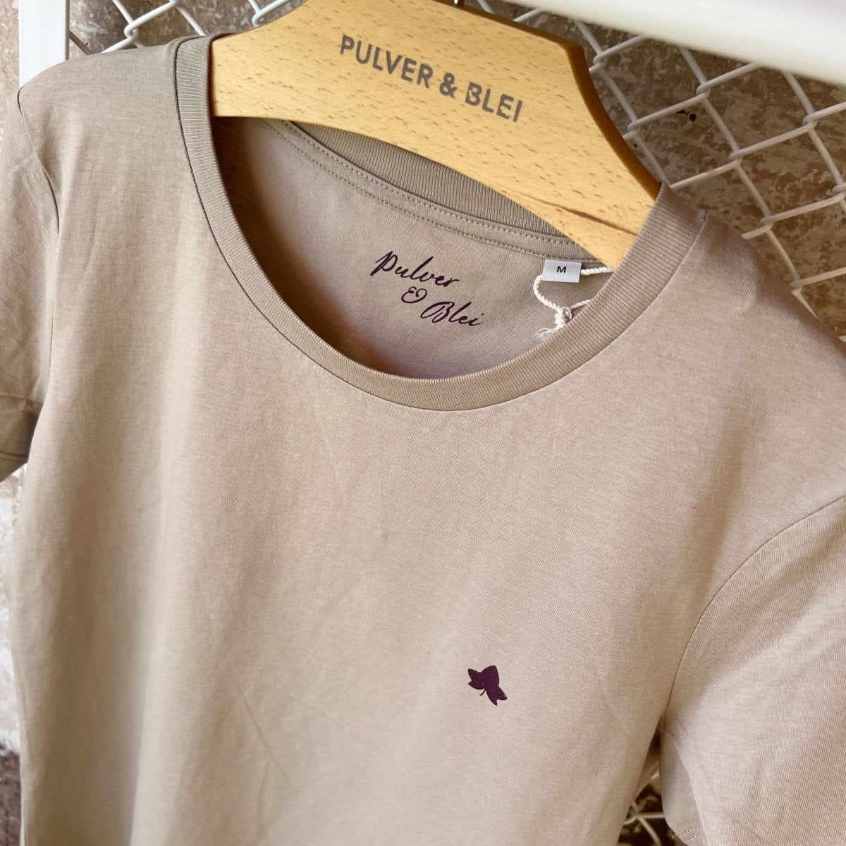 Pines & Ivy - T-Shirt Wet Sand - Pulver & Blei