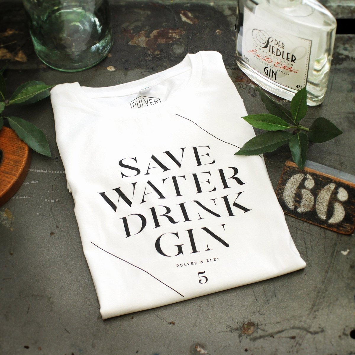 Save water drink gin - Woman white - Pulver & Blei