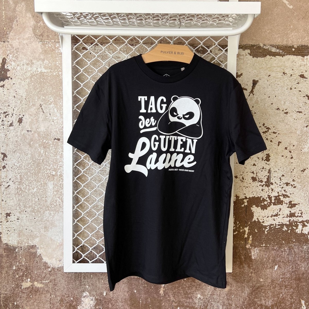 Tag der Guten Laune - T-Shirt schwarz - Pulver & Blei