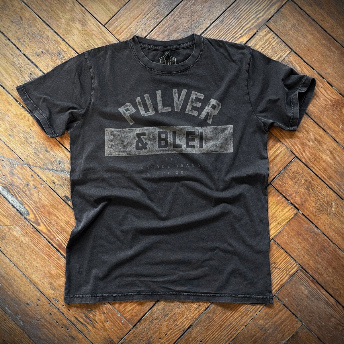 UNIQ Gunmetal Edition - Pulver & Blei